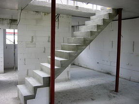 прямая бетонная лестница 